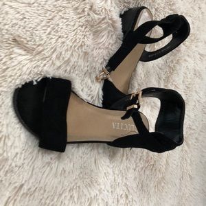 Lucita thick heal sandals black with gold buckle